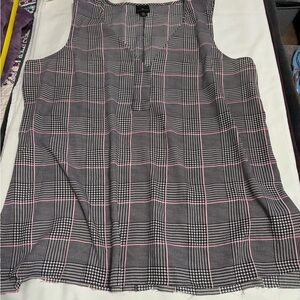 Worthington Gray and White Sleeveless Polo Blouse